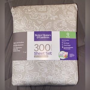 New Queen Sheet Set